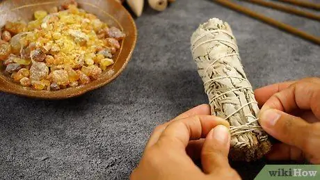 Использование благовоний, шаг 2 Использование благовоний, шаг 2