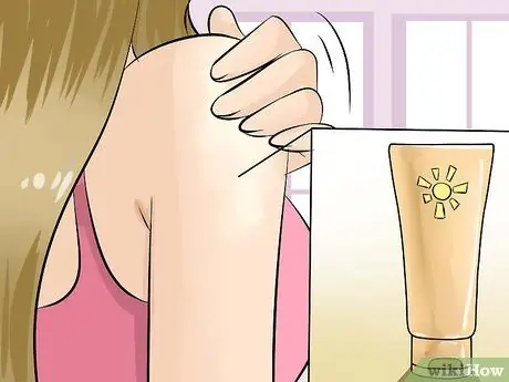 Нанесите солнцезащитный крем Step 7