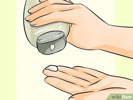 Нанесите солнцезащитный крем Step 8