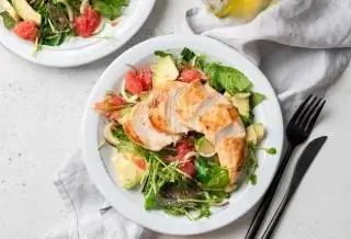 Продукты, богатые белком. Фото: Arx0nt | Гетти Изображений Продукты, богатые белком. Фото: Arx0nt | Гетти Изображений