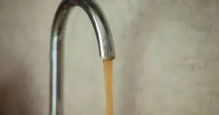 Грязную воду из-под крана можно сделать пригодной для питья с помощью самодельных насадок