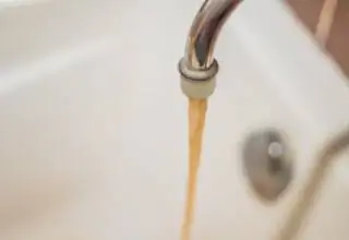 Грязную воду из-под крана можно сделать пригодной для питья с помощью самодельных насадок. 