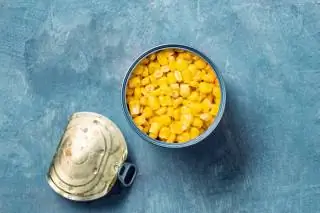 Открытая консервированная кукуруза