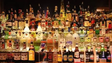 10 игр, в которые можно играть в пьяном виде, и напитки, которые доставят вас туда