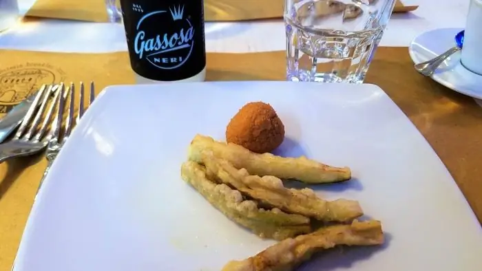 Fritto Miso или жареные овощи в таверне Латина. Фото Акила Вингейта Fritto Miso или жареные овощи в таверне Латина. Фото Акила Вингейта