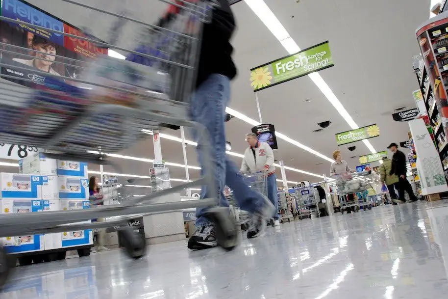 Сотрудники Walmart нашли труп в туалете