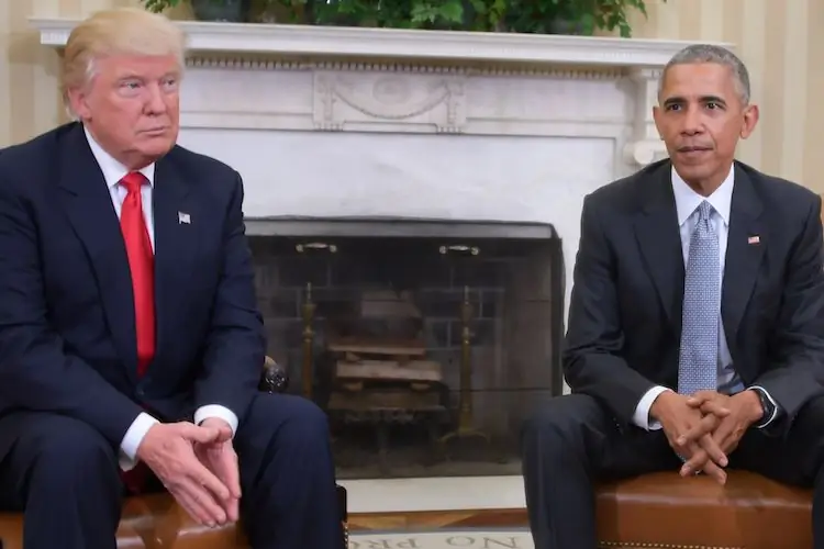 Конечно, фото Барака Обамы и Дональда Трампа, пожимающих друг другу руки, отфотошопили