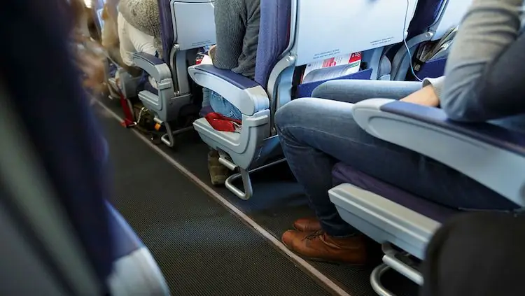 Hawaiian Airlines взвешивает тяжелых пассажиров перед тем, как допустить их на борт