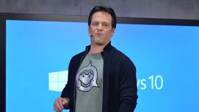 Фил Спенсер в футболке Battletoads на брифинге по Windows 10 может стать следующей игрой Rare