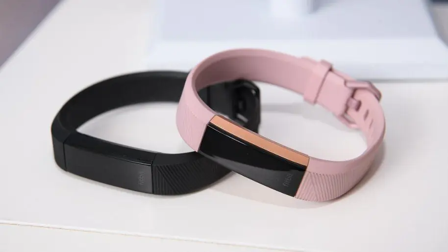 Данные отслеживания Fitbit раскрывают дело об убийстве 90-летнего отчима и пиццы