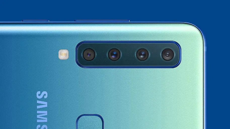 У Samsung A9 так много камер, что это чертовски страшно