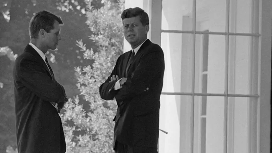 41. Кризис: за президентским обязательством - Лучшие политические фильмы