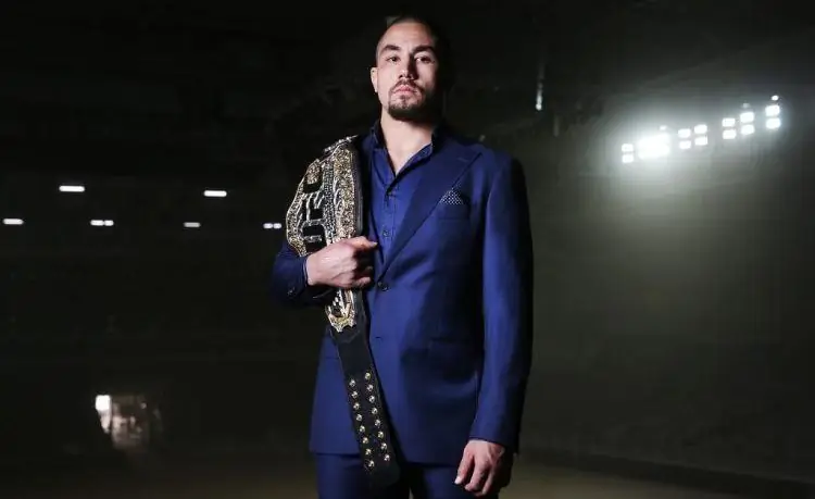 Weekend Warrior: Боевые Буи Уиттакер-Гастелум UFC 234