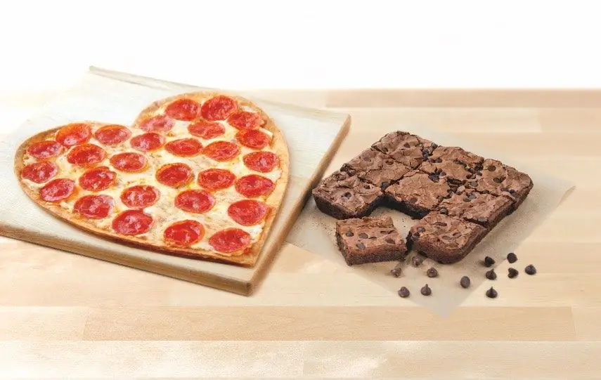 Пицца в форме сердца Papa John's Пицца в форме сердца Papa John's