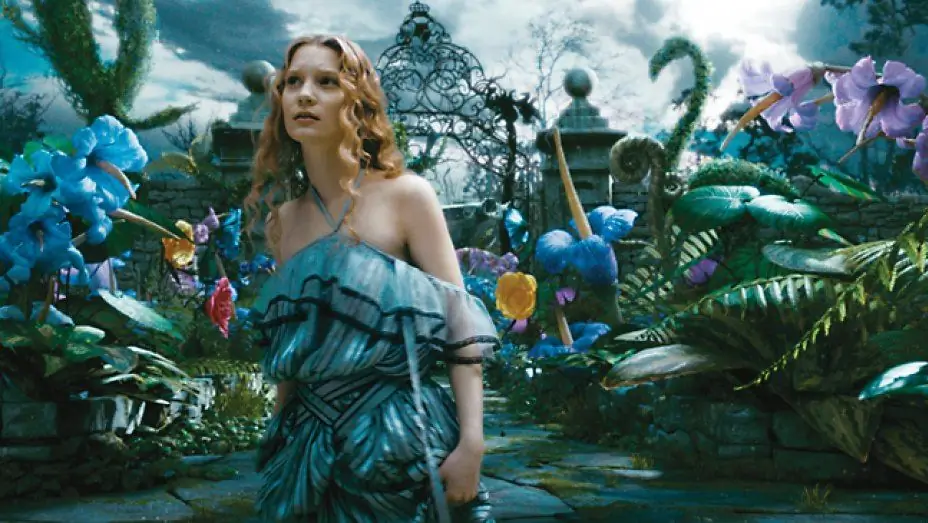 18. «Алиса в стране чудес» (2010) 18. «Алиса в стране чудес» (2010)