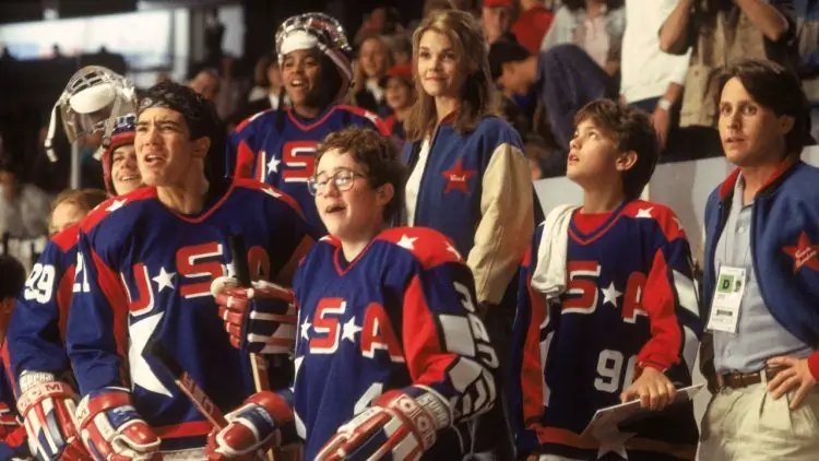 D2: The Mighty Ducks' доказывает, что утки все еще летают вместе 25 лет спустя