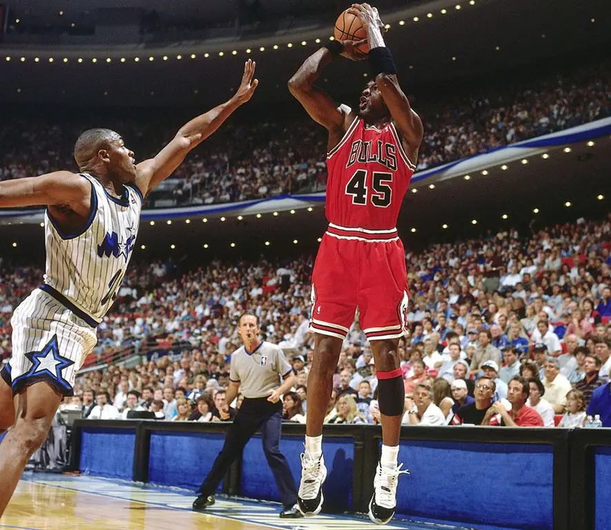 1. Air Jordan 11 Concord (Майкл Джордан) 1. Air Jordan 11 Concord (Майкл Джордан)