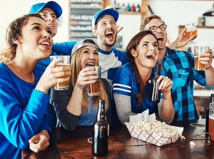 Balls and Brews: 8 лучших пивоварен рядом с бейсбольными стадионами Высшей лиги (для идеального даблхедера)