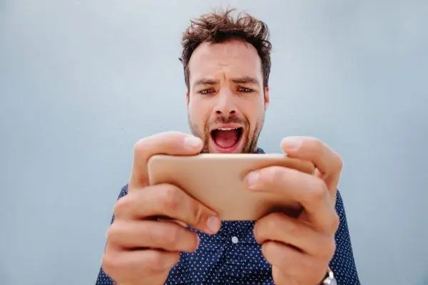 Смелая стратегия Apple угрожает лишить вас интернета, если вы не обновитесь Смелая стратегия Apple угрожает лишить вас интернета, если вы не обновитесь