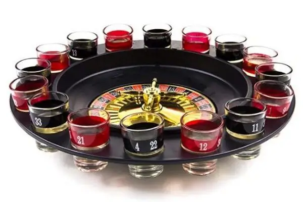 Shot Glass превращает волнующую игру в выпивку во время Соло-Ковидного Рождества