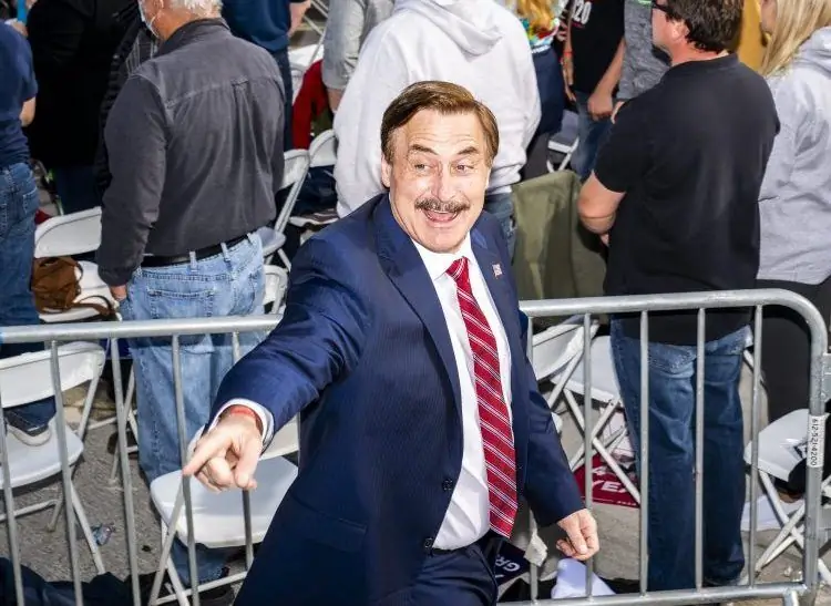 MyPillow Guy запускает сайт социальной сети с самым белым именем
