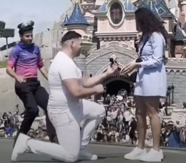 Предложение руки и сердца мужчины испорчено сотрудником Disney