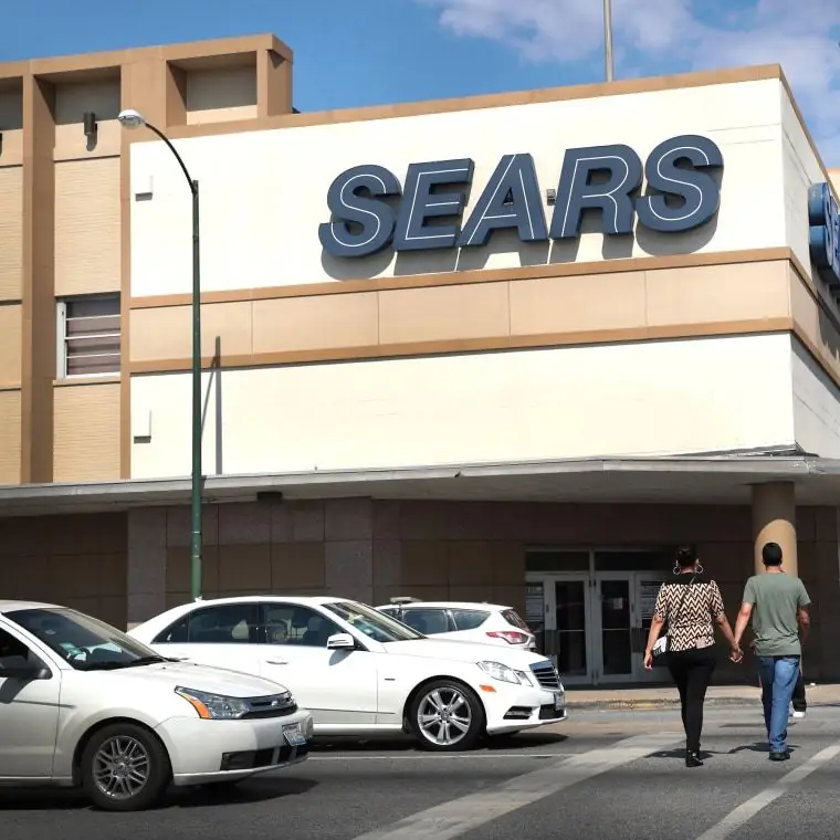 Sears и Kmart начинают масштабную ликвидационную распродажу Sears и Kmart начинают масштабную ликвидационную распродажу