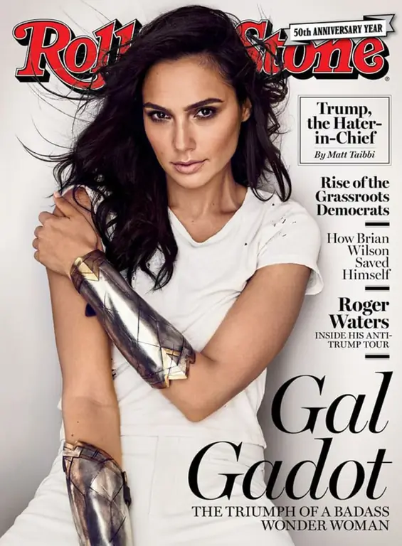 Галь Гадот на обложке журнала Rolling Stone, сентябрь 2017 г Галь Гадот на обложке журнала Rolling Stone, сентябрь 2017 г