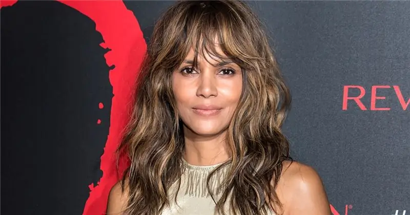 Halle Berry'снова короткая стрижка пикси