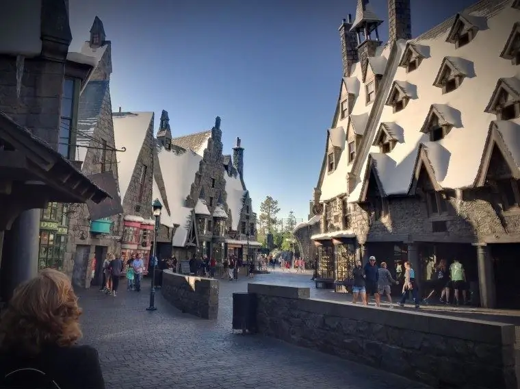 Гарри Поттер прибыл в Universal Studios Hollywood Гарри Поттер прибыл в Universal Studios Hollywood