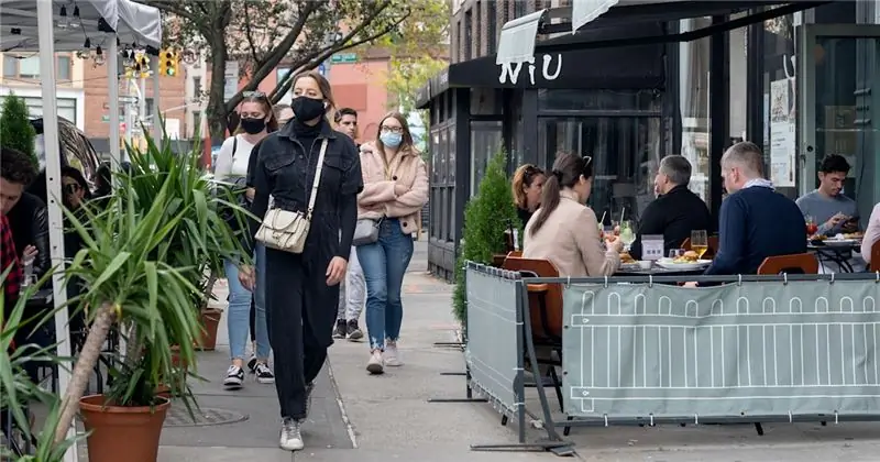 Ужин на открытом воздухе создает препятствия для людей с ограниченными возможностями