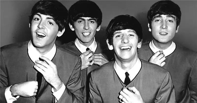 Песни Beatles начнут транслировать в канун Рождества