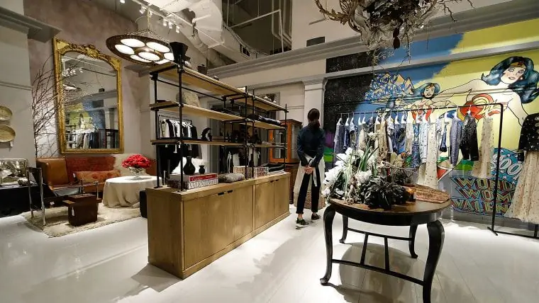 Интерьер pop-up магазина Goop Интерьер pop-up магазина Goop
