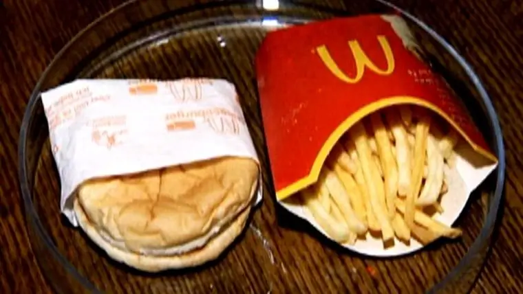 Последний гамбургер McDonalds в Исландии