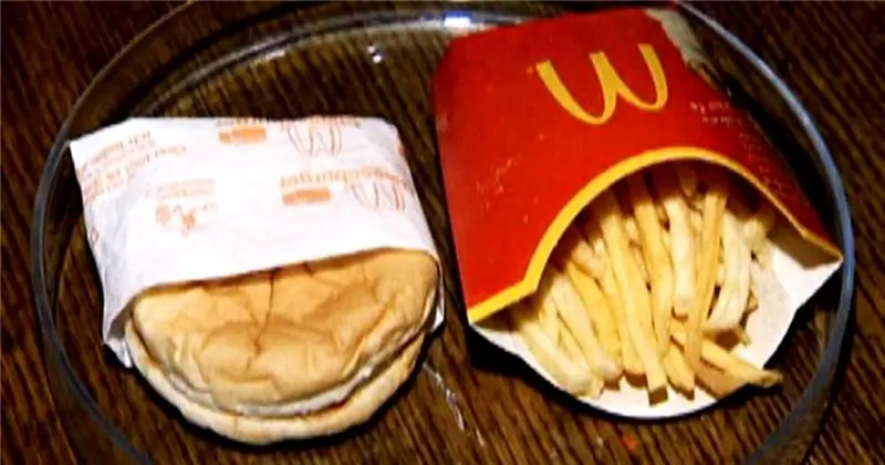 McDonald's бургер и картофель фри не показывают признаков гниения после 6 лет