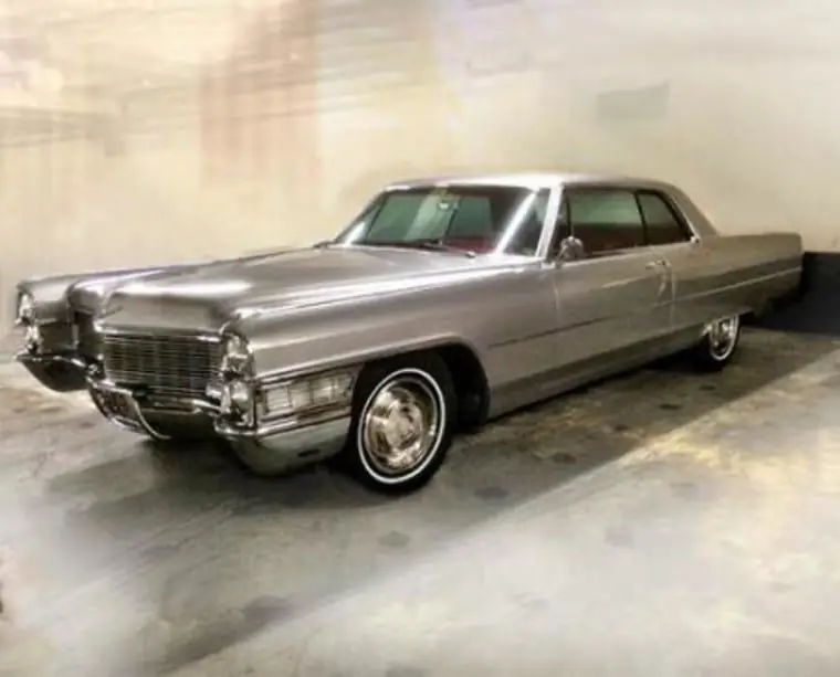 Торги на Cadillac Coupe Deville Дона Дрейпера 1965 года начинаются с 1500 долларов