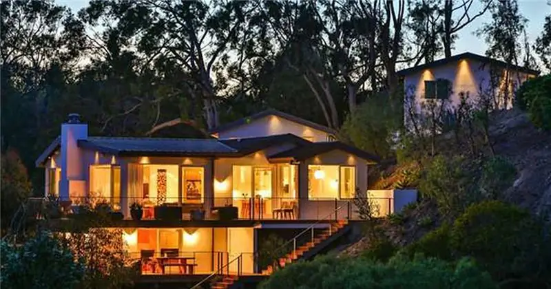 Cindy Crawford's Malibu выходит на рынок