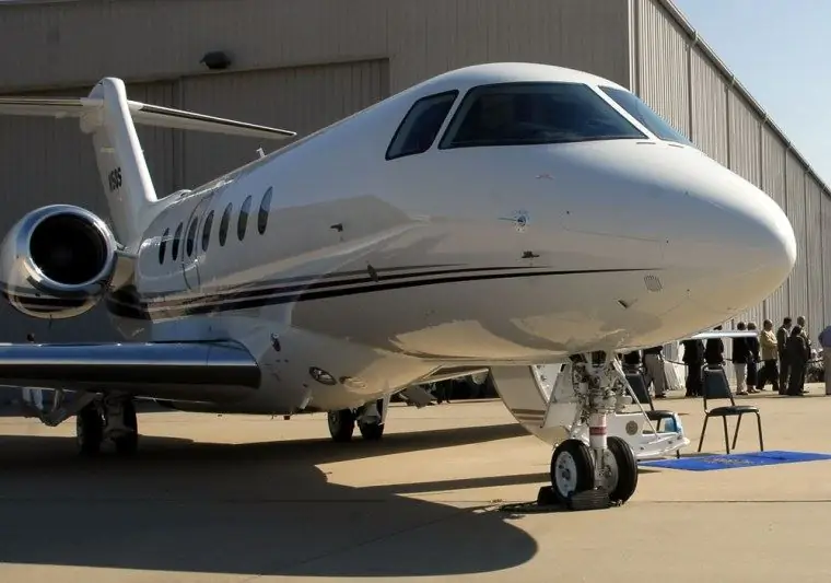 Реактивный самолет Hawker 4000 Реактивный самолет Hawker 4000