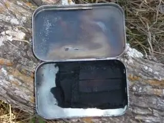 Олово Altoids используется для изготовления угольной ткани.
