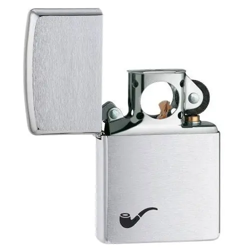 Отверстие для курения табака для зажигалок Zippo в Чимени. Отверстие для курения табака для зажигалок Zippo в Чимени.