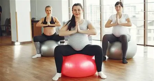 5 приседаний, которые можно делать во время беременности