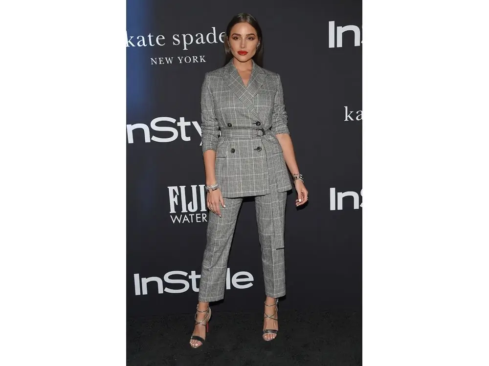 Olivia-Culpo-splash