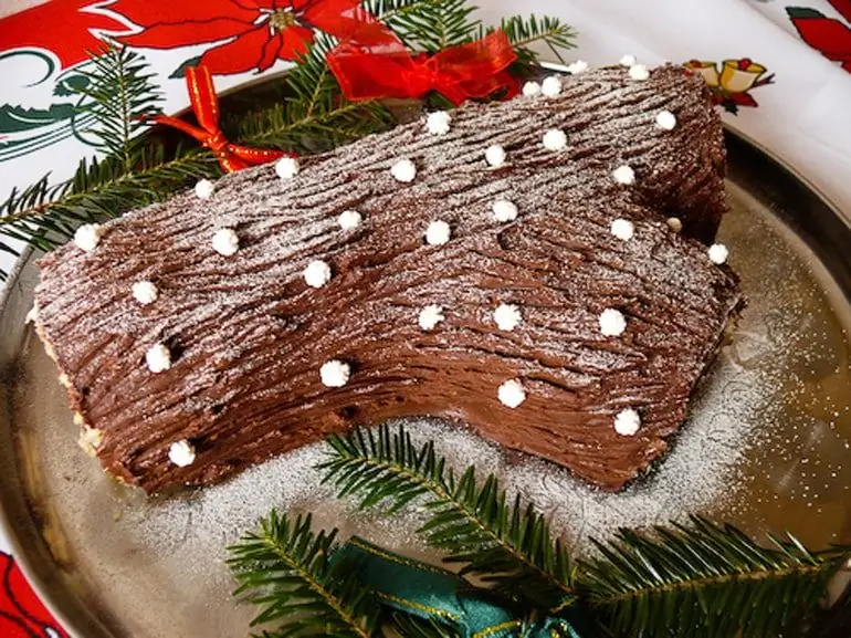 tronchetto-natale-dolce-tipico-natalizio-Piemonte tronchetto-natale-dolce-tipico-natalizio-Piemonte