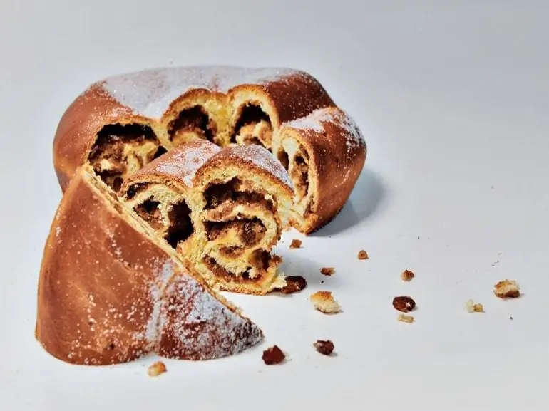 gubana-friuli-venezia-giulia-dolce-di-Natale-forma-chiocciola gubana-friuli-venezia-giulia-dolce-di-Natale-forma-chiocciola