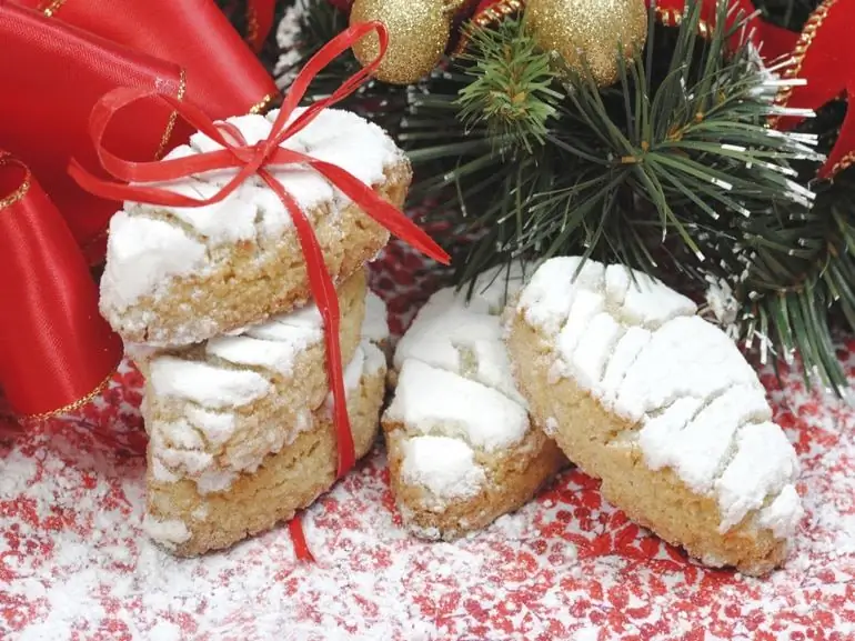 ricciarelli-dolce-tipico-Natale-tradizione-toscana ricciarelli-dolce-tipico-Natale-tradizione-toscana