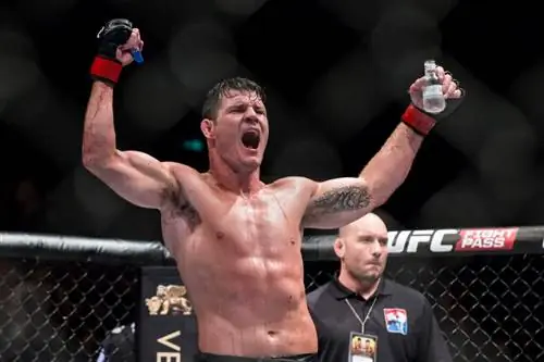 На чемпиона UFC Майкла Биспинга подали в суд за то, что он «задушил» чувака, который прикоснулся к его гирям в спортзале