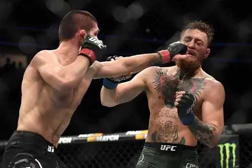 Хабиб Нурмагомедов уничтожил Конора МакГрегора на турнире UFC 229 и начал массовую драку у ринга