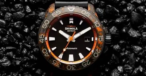 Корпус новейших часов Monster от Shinola выполнен из сверхпрочного кованого углерода
