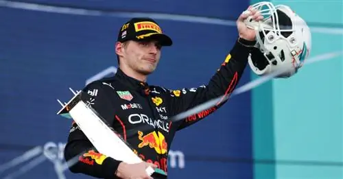 Макс Ферстаппен из Red Bull выиграл первый Гран-при Майами