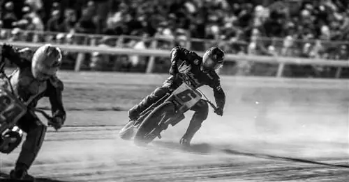 Мы выехали на полную катушку на мотоциклетной гонке Flat Track, The Rast Sport on Two Wheels